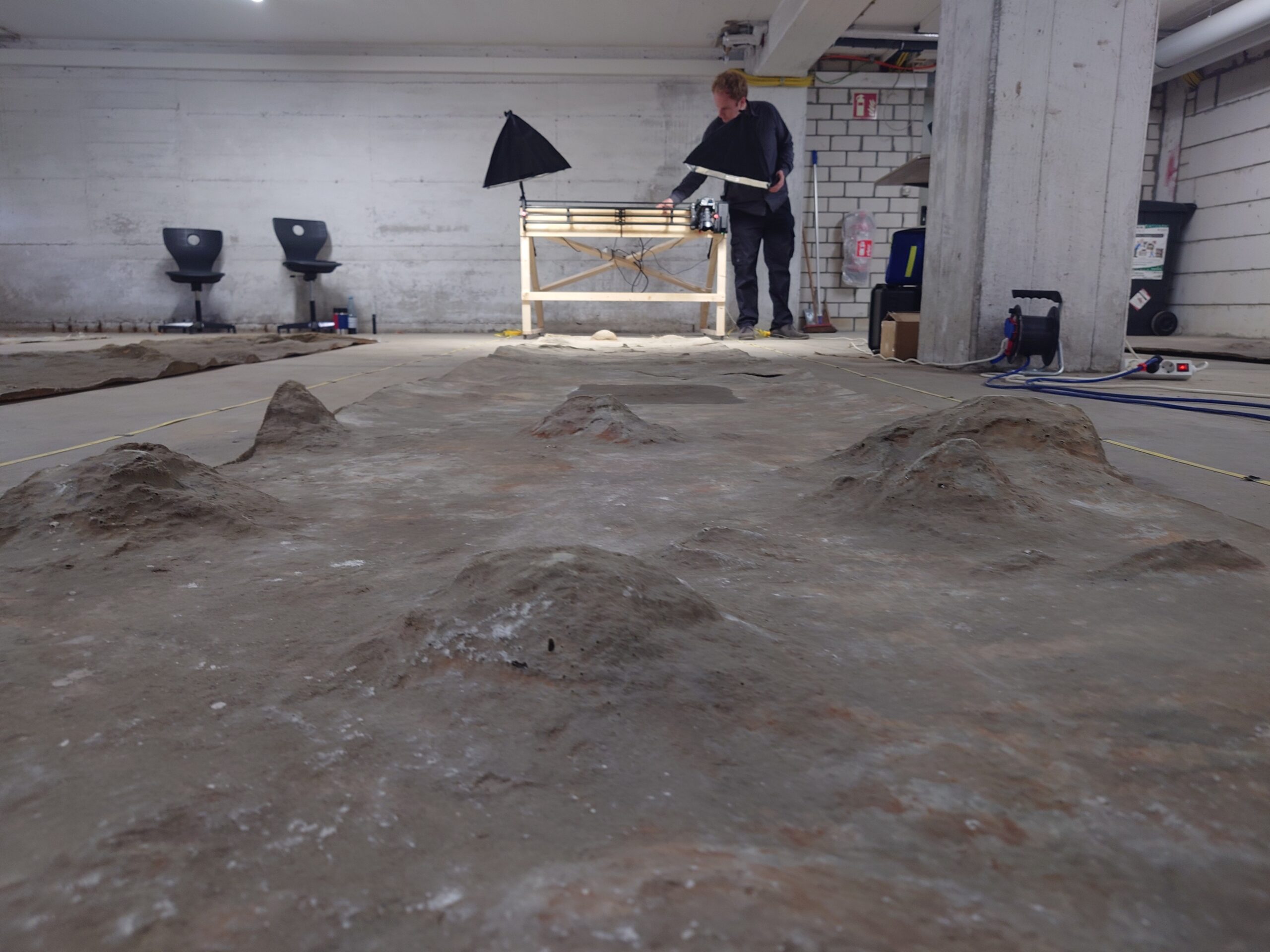 Lasse Gieskes startet eine Reihenbildaufnahme für einen 140 Quadratmeter 3D-Scan